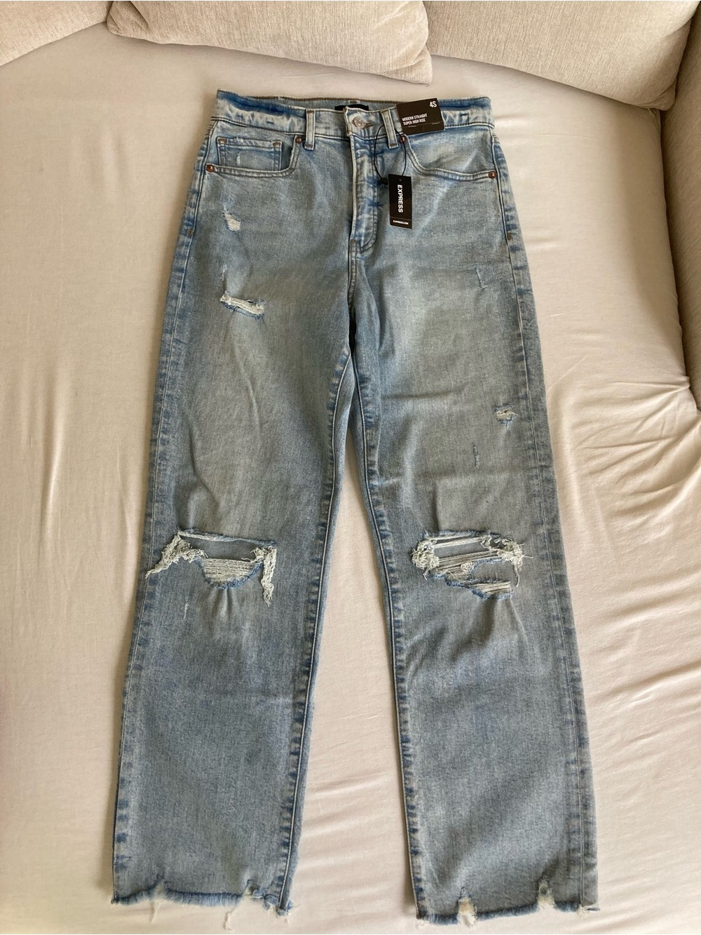 NWT Express Modern Straight Super High Rise Jeans, Size 4S short